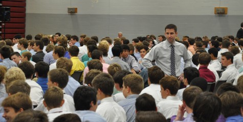 Dr. Klug oversees students at the 2015 Junior Missioning Mass. 
