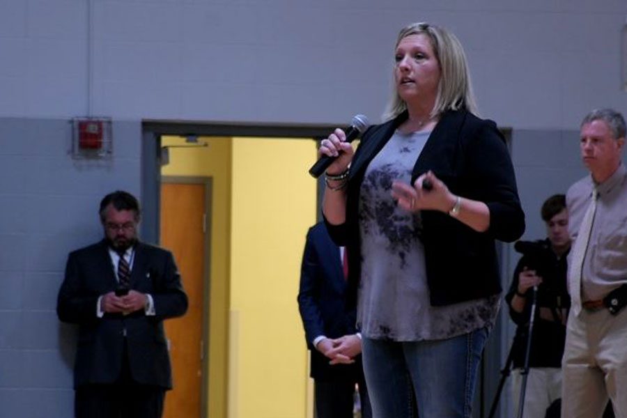 Tina Meier talks to the student body about her daughters suicide. 