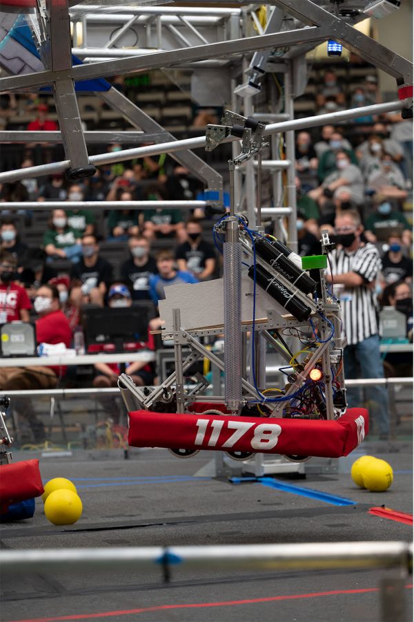 De Smet Jesuit High Schools robot (1178) suspends from the ground to score points in the GRC Competition.