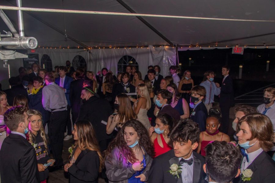 The De Smet Class of 2021 has their senior prom in the Emerson parking lot on May 8, 2021. The Junior Ring and Senior Prom dates have been set for this year. 